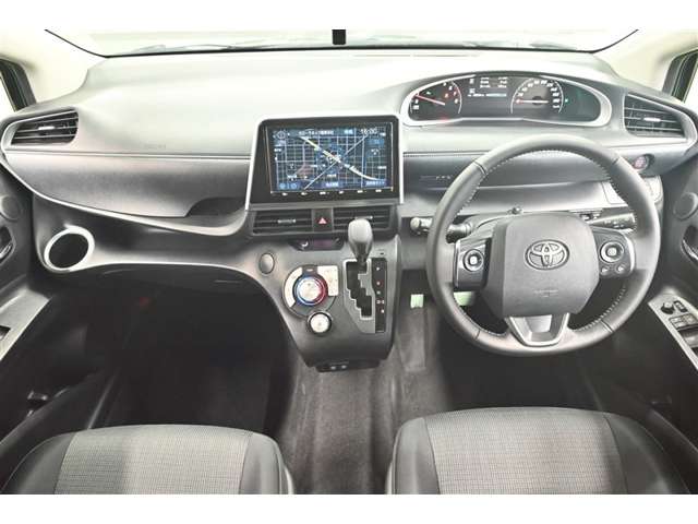 Toyota Sienta 6