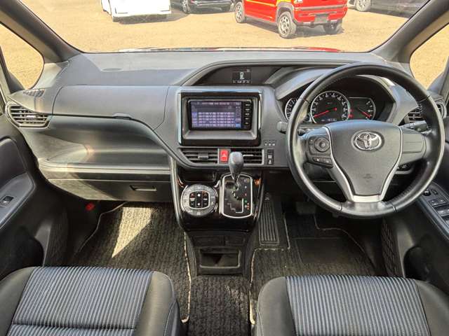 Toyota Voxy 5