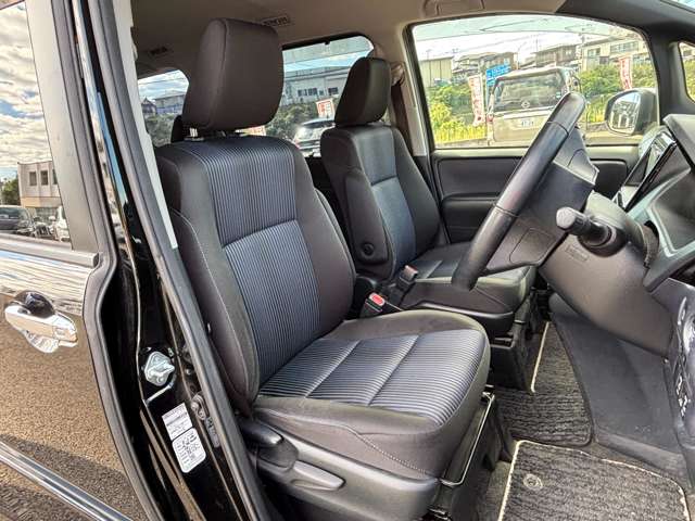 Toyota Voxy 7