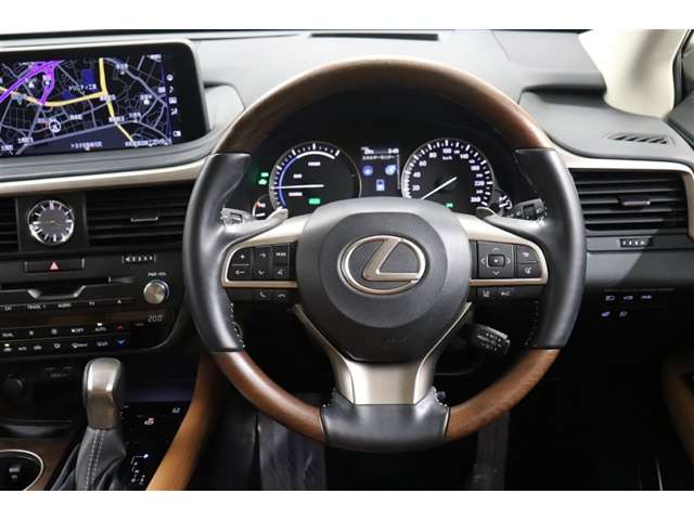 Lexus RX 9