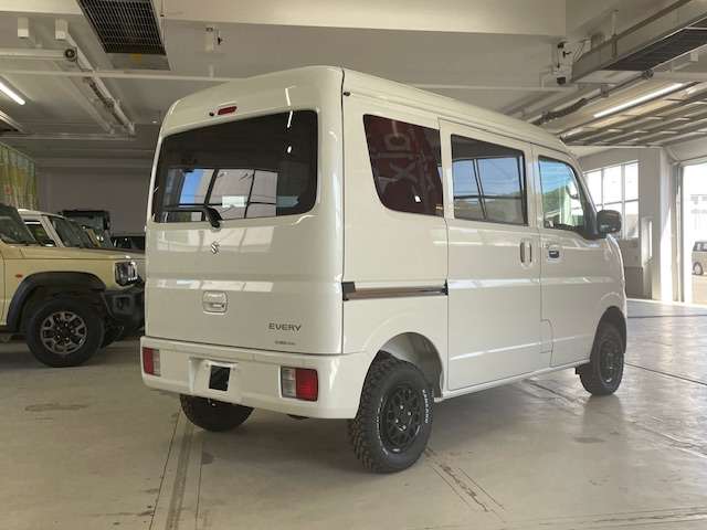 Suzuki Every 8