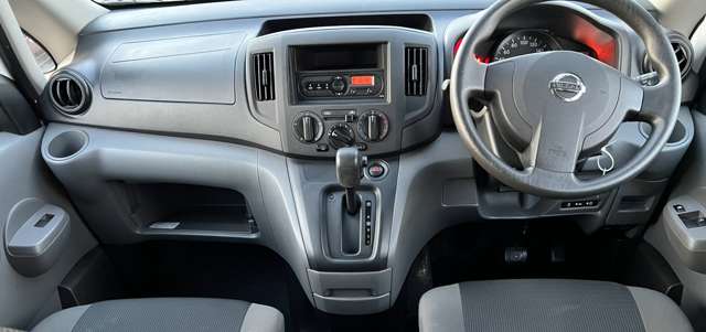 Nissan NV200 Vanette Van 11