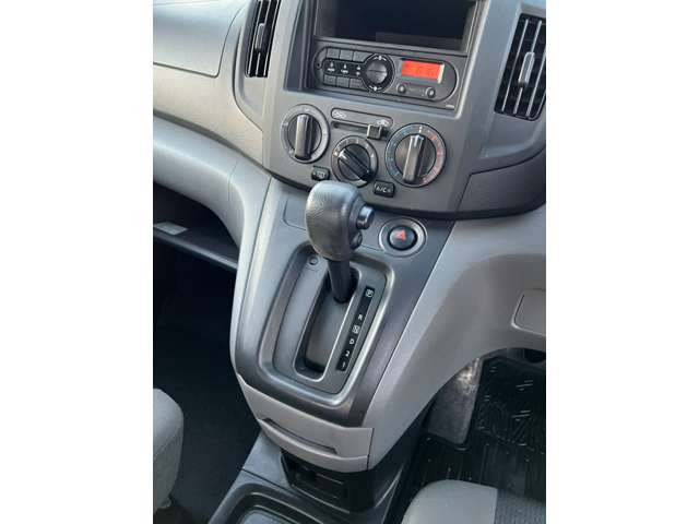 Nissan NV200 Vanette Van 12
