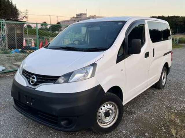 Nissan NV200 Vanette Van 2