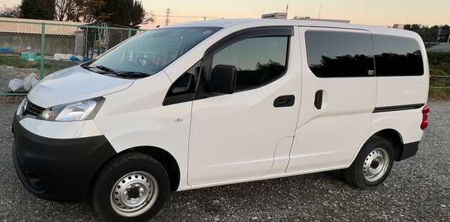 Nissan NV200 Vanette Van 5
