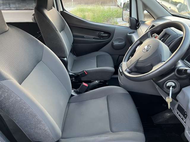 Nissan NV200 Vanette Van 7