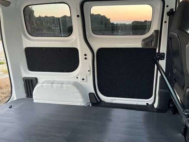 Nissan NV200 Vanette Van 9
