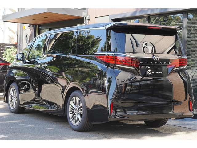 Toyota Alphard 6
