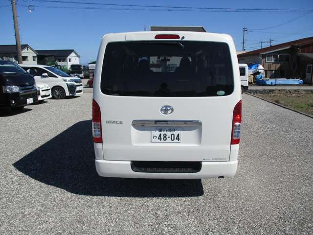 Toyota Hiace Van 6