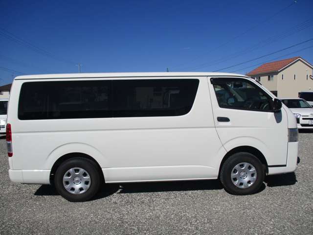 Toyota Hiace Van 8