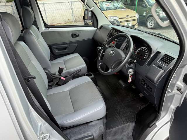 Toyota Light Ace Van 9