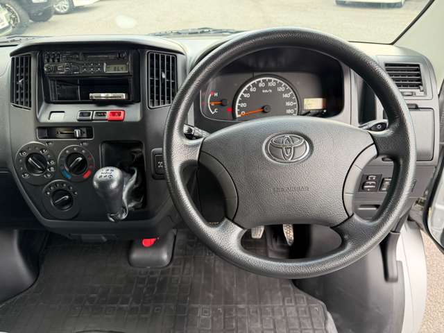 Toyota Light Ace Van 10