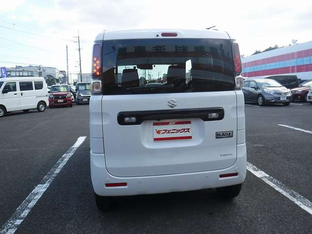 Suzuki Spacia Base 8