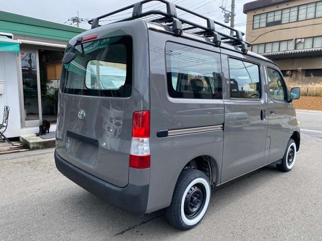 Toyota Light Ace Van 5