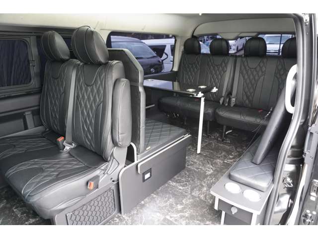 Toyota Hiace 5