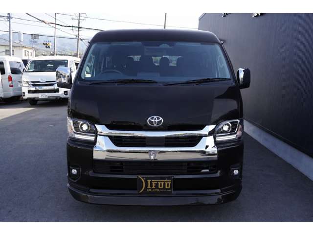 Toyota Hiace 7