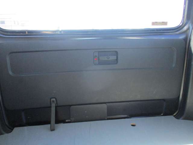 Toyota Hiace Van 11