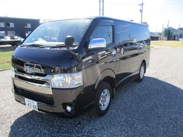 Toyota Hiace Van 3