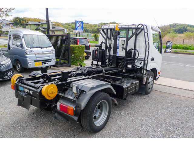 Hino Dutro 6
