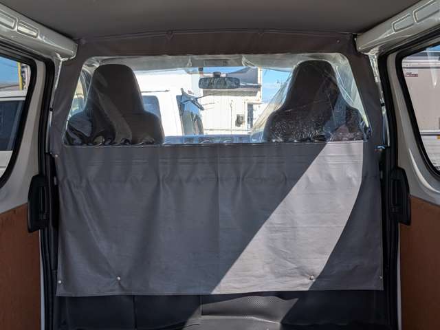 Toyota Hiace Van 9