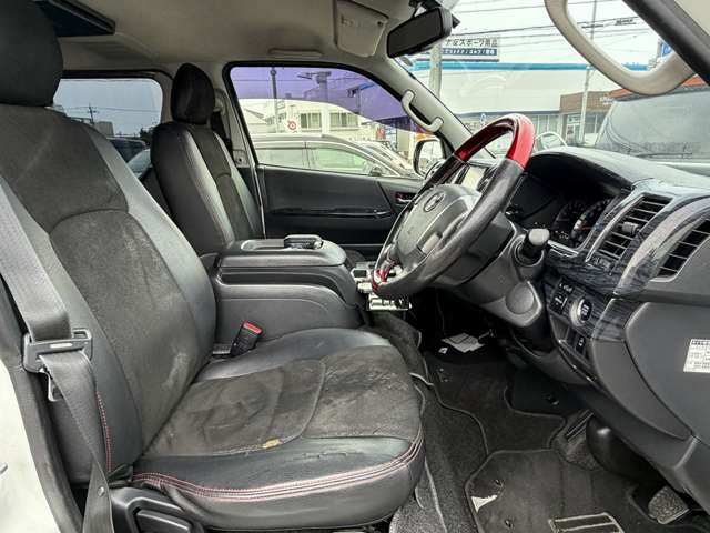 Toyota Hiace Van 9