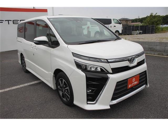 Toyota Voxy 8