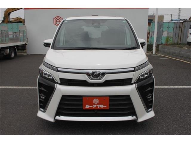 Toyota Voxy 9