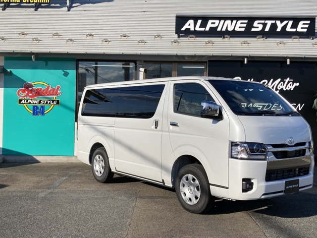 Toyota Hiace Van 3