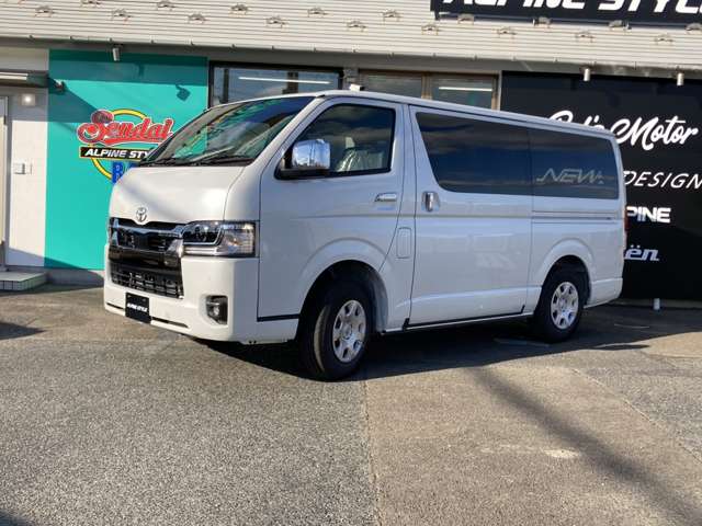 Toyota Hiace Van 5