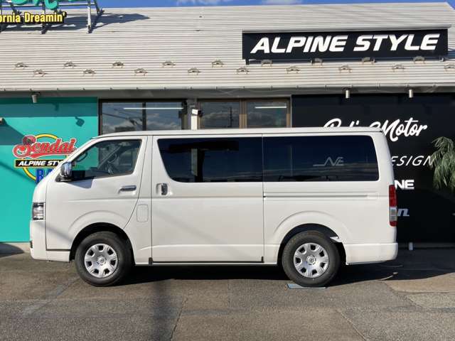 Toyota Hiace Van 7