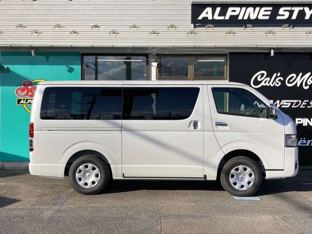 Toyota Hiace Van 8
