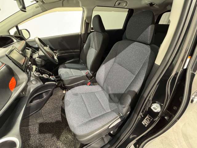 Toyota Sienta 10