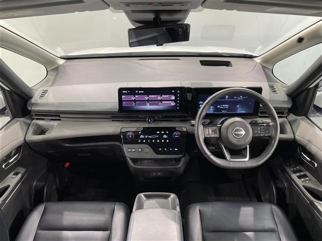 Nissan Serena 4