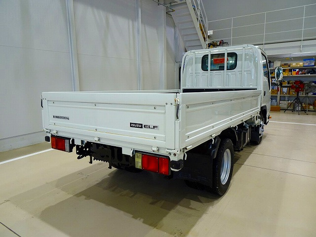 Isuzu Elf 2