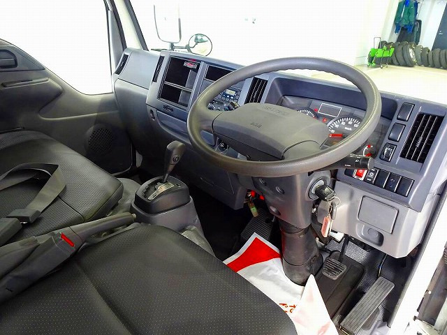 Isuzu Elf 3