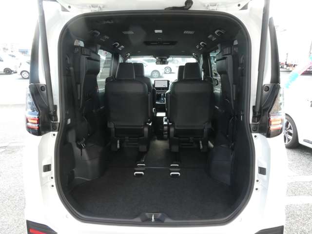 Toyota Voxy 9