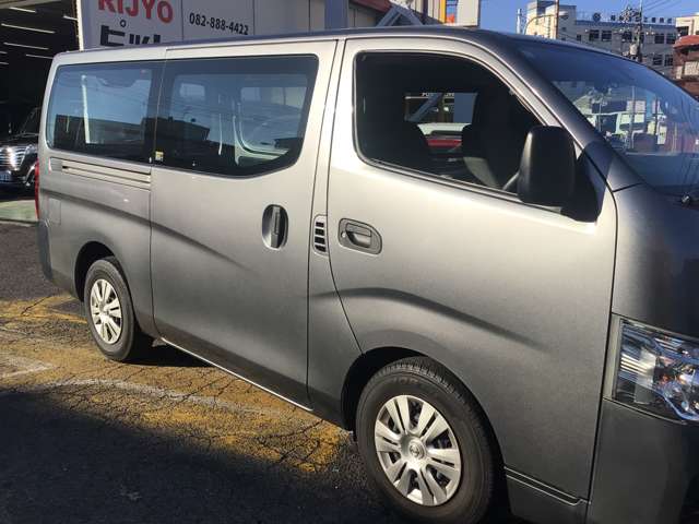 Nissan NV350 Caravan 7
