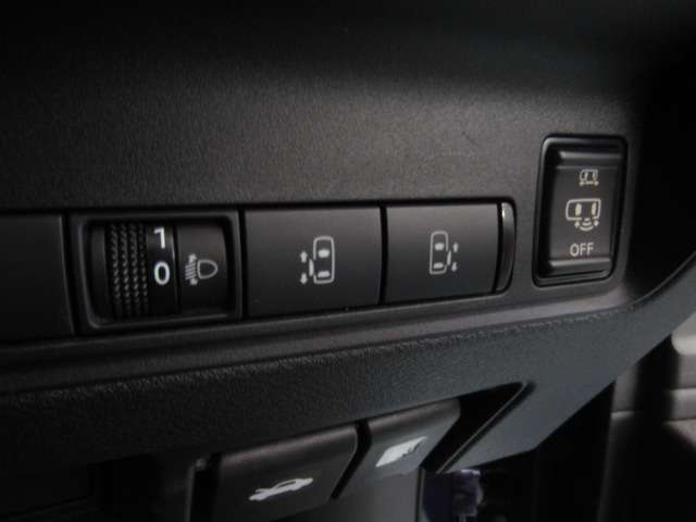 Nissan Serena 12