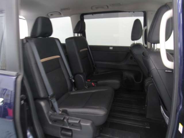 Nissan Serena 7