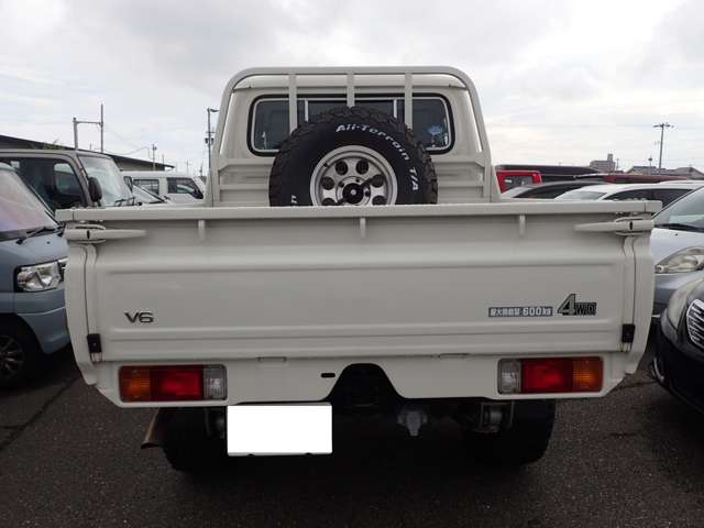 Toyota Land Cruiser 70 Pickup 5