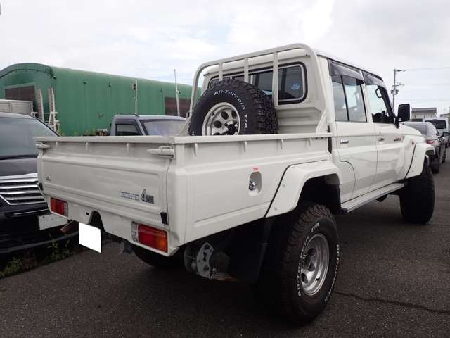 Toyota Land Cruiser 70 Pickup 6