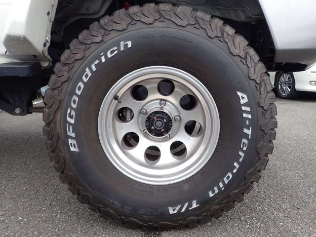 Toyota Land Cruiser 70 Pickup 8