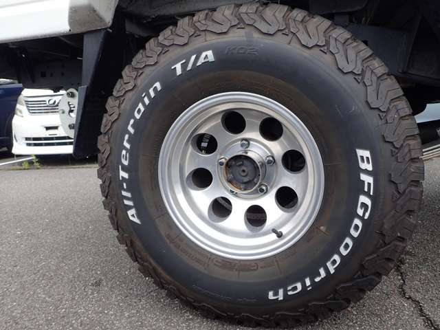 Toyota Land Cruiser 70 Pickup 9