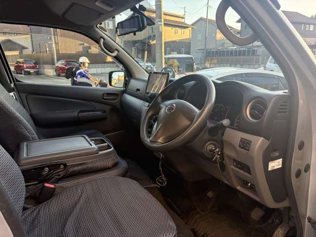 Nissan NV350 Caravan 9