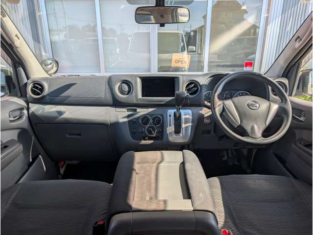 Nissan NV350 Caravan 3