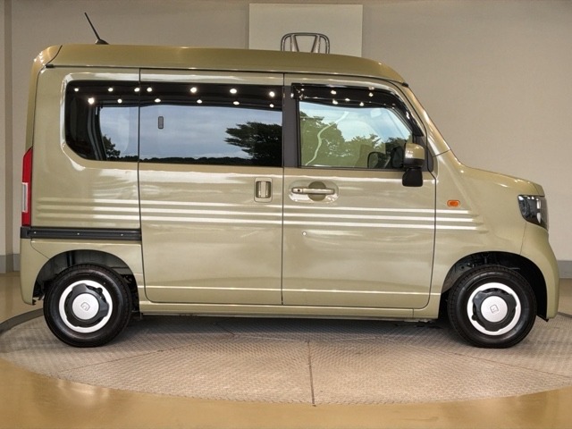 Honda N-VAN 8