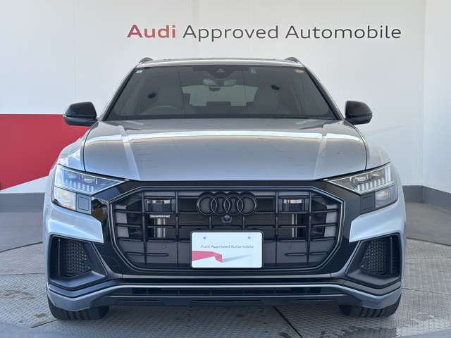 Audi Q8 4