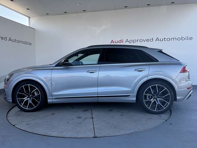 Audi Q8 7