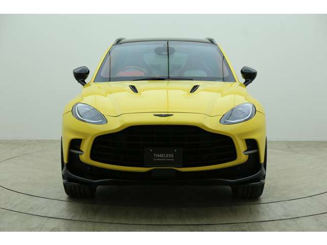 Aston Martin DBX 2