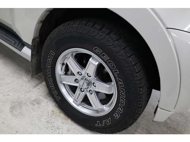Mitsubishi Pajero 9